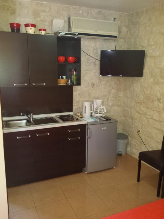 Apartments Riva Трогир Стая снимка