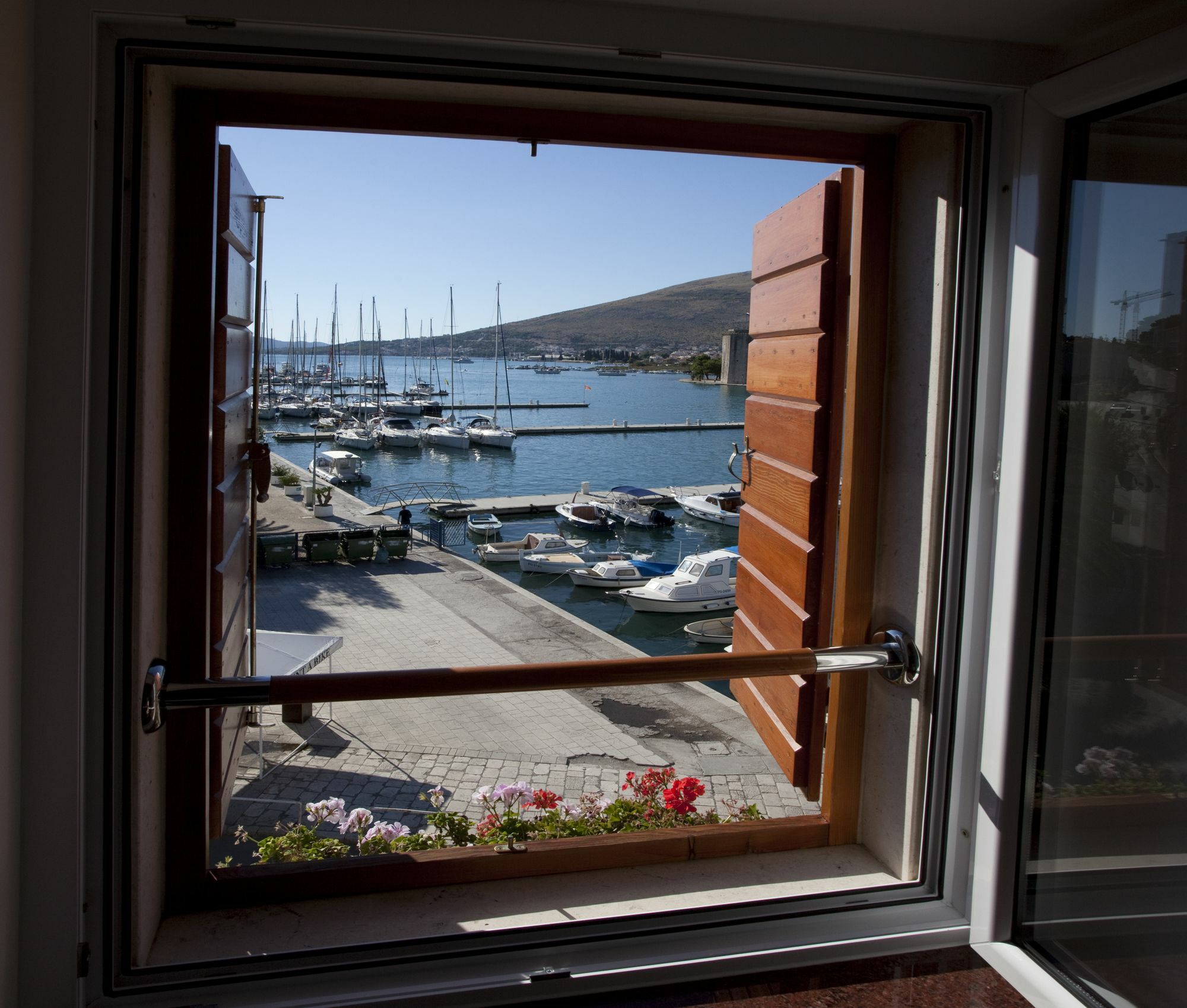 Apartments Riva Трогир Екстериор снимка