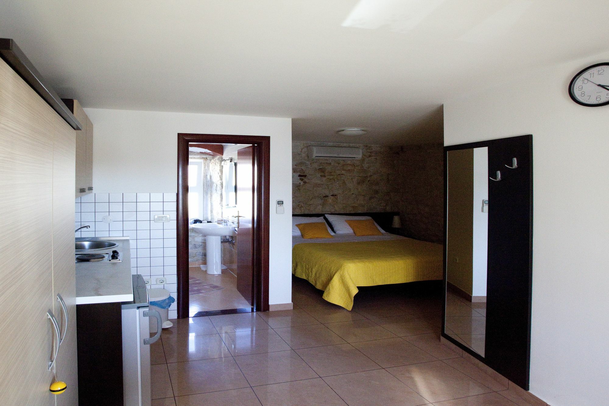 Apartments Riva Трогир Екстериор снимка