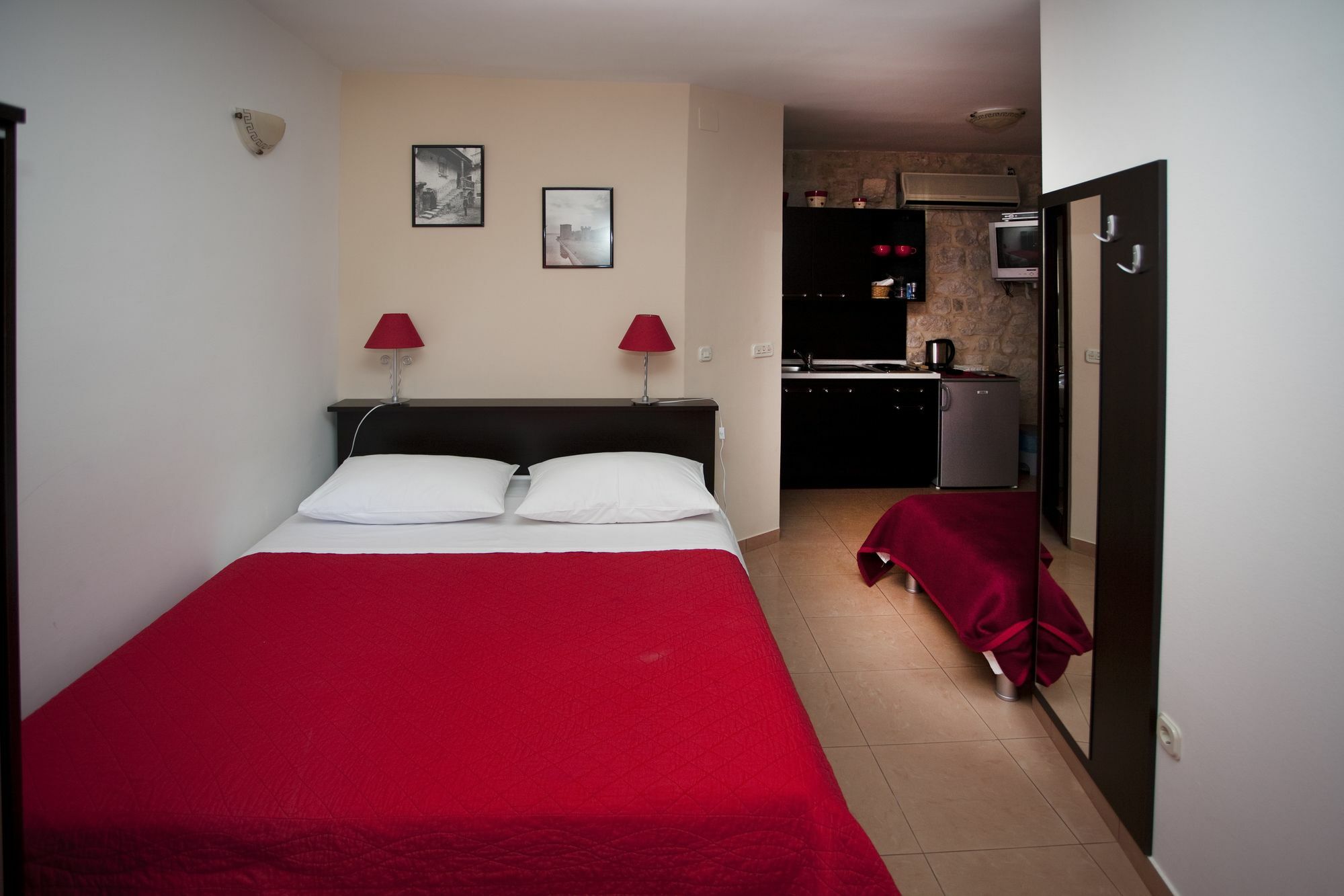 Apartments Riva Трогир Екстериор снимка